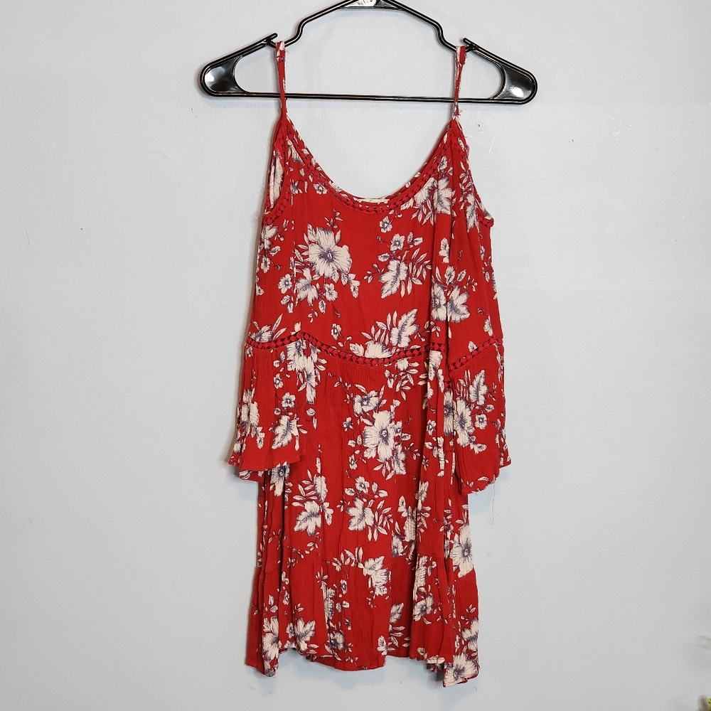 Cold Shoulder Top - Picture 2 of 3